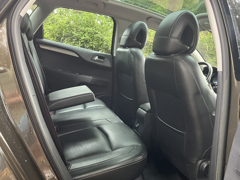 Citroen C4 1.6HDI Xenon-Navi-Pano-Verw.Leer-BT-Pdc-15" — photo 15