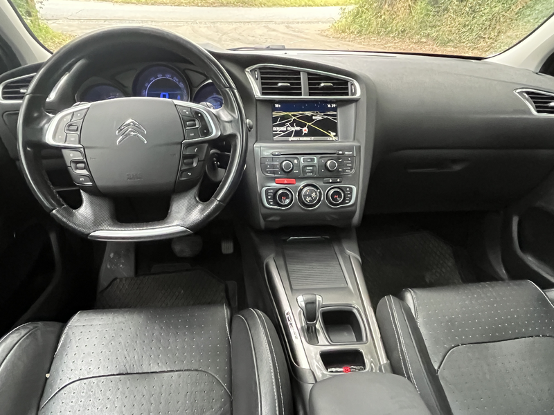 Citroen C4 1.6HDI Xenon-Navi-Pano-Verw.Leer-BT-Pdc-15" — photo 9