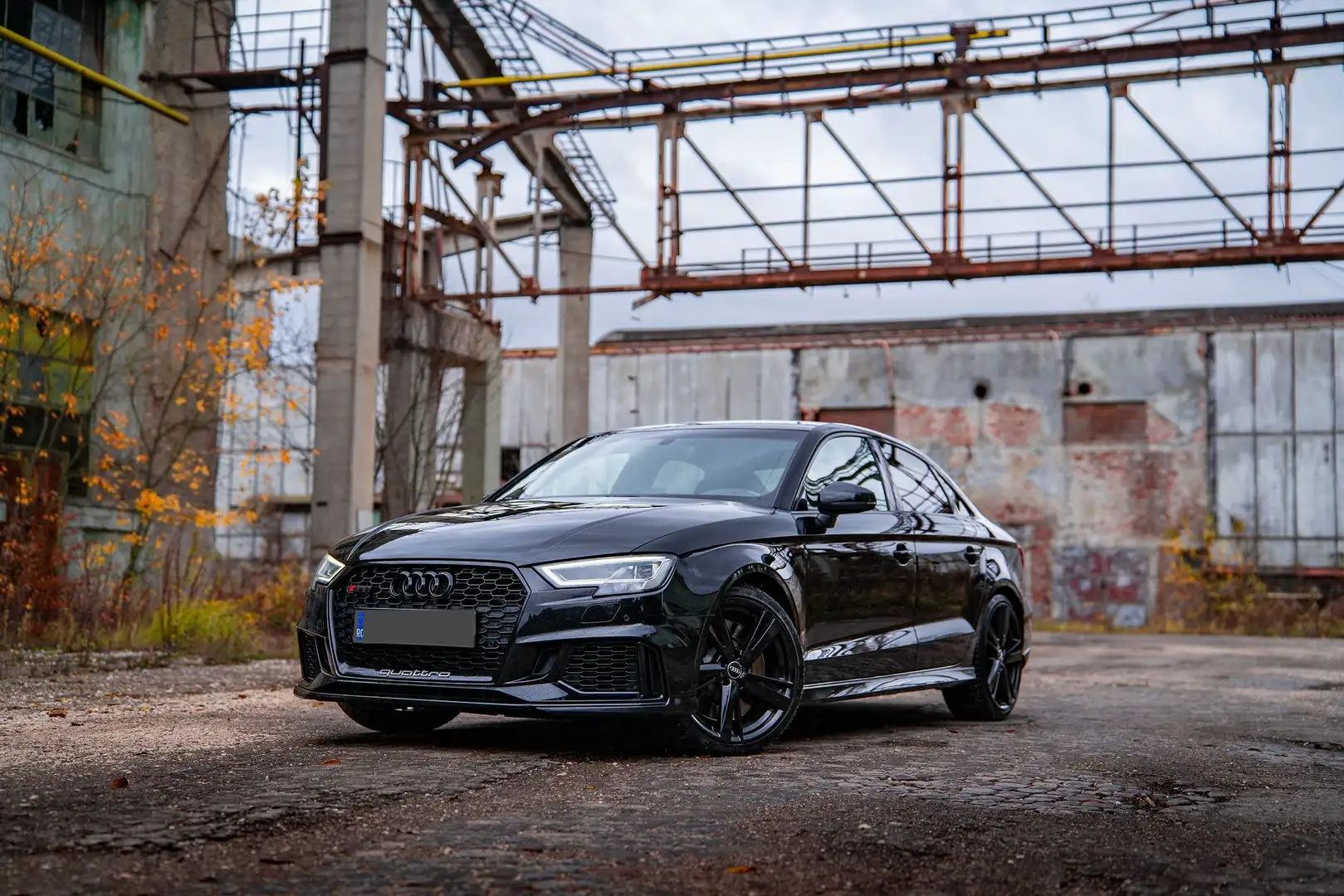 Audi RS3 Limousine S tronic - 1
