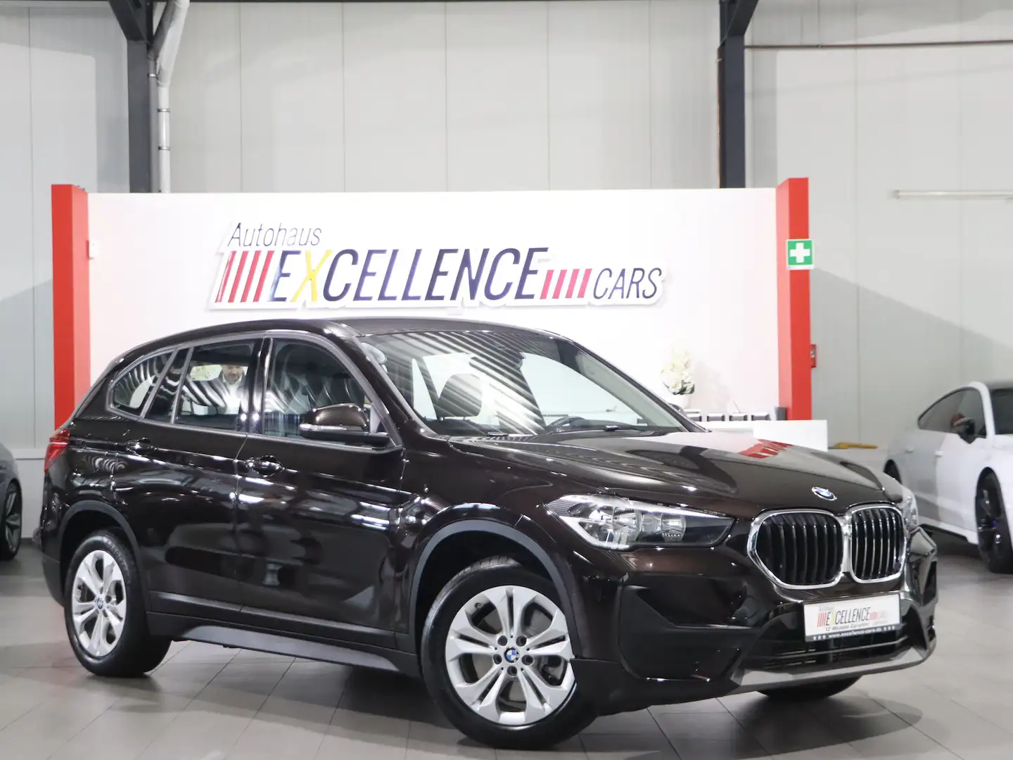 BMW X1 xDrive 25e Advantage BUSINESS / VOLL-LEDER Marrón - 1