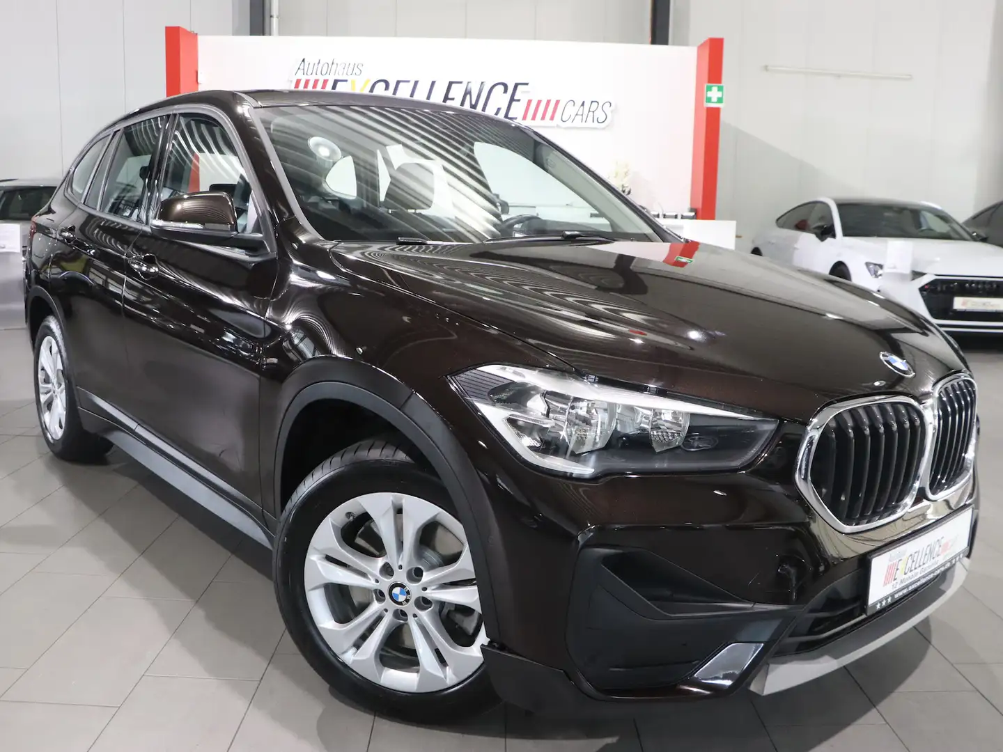 BMW X1 xDrive 25e Advantage BUSINESS / VOLL-LEDER Marrón - 2
