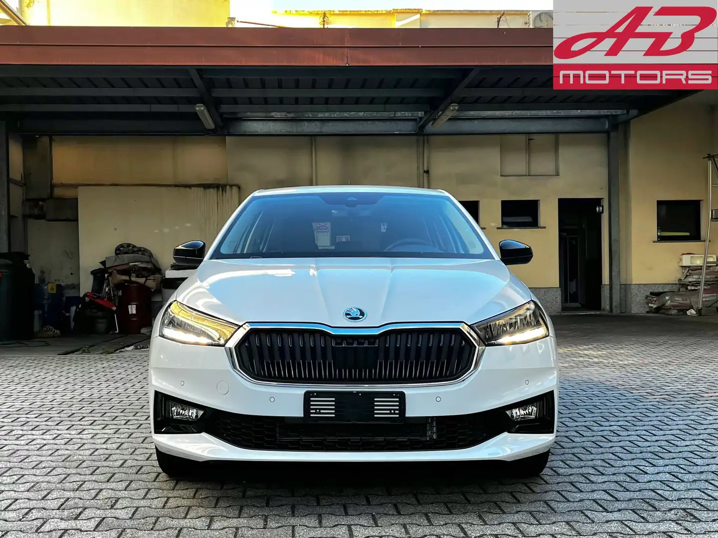 Skoda Fabia Fabia 1.0 MPI 80 CV Young Edition Bianco - 2