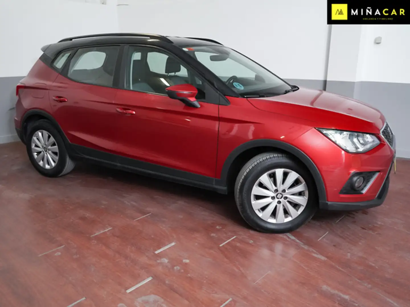 SEAT Arona 1.0 TSI S&S Style 110 Rojo - 2