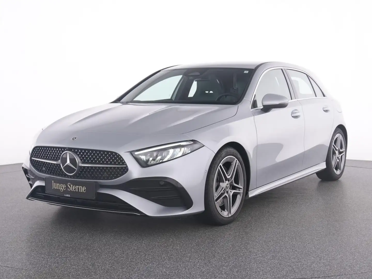 Mercedes-Benz A 220 d AMG+MBUX+LED-HP+KeyGo+RFK+PTS+SHZ+SpurAs Silber - 2