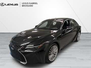 300 AWD LUXURY + SENSORS + NAVIGATION