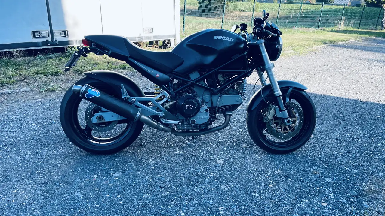 Ducati Monster 900