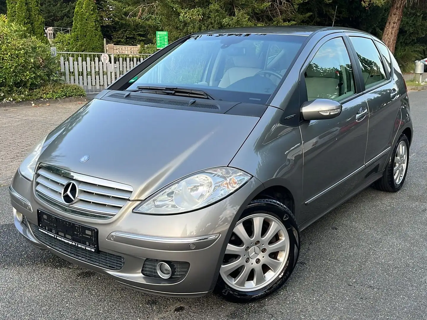 Mercedes-Benz A 200 A 200/1Hand/Pdc/Pano/Klima/ Grijs - 1