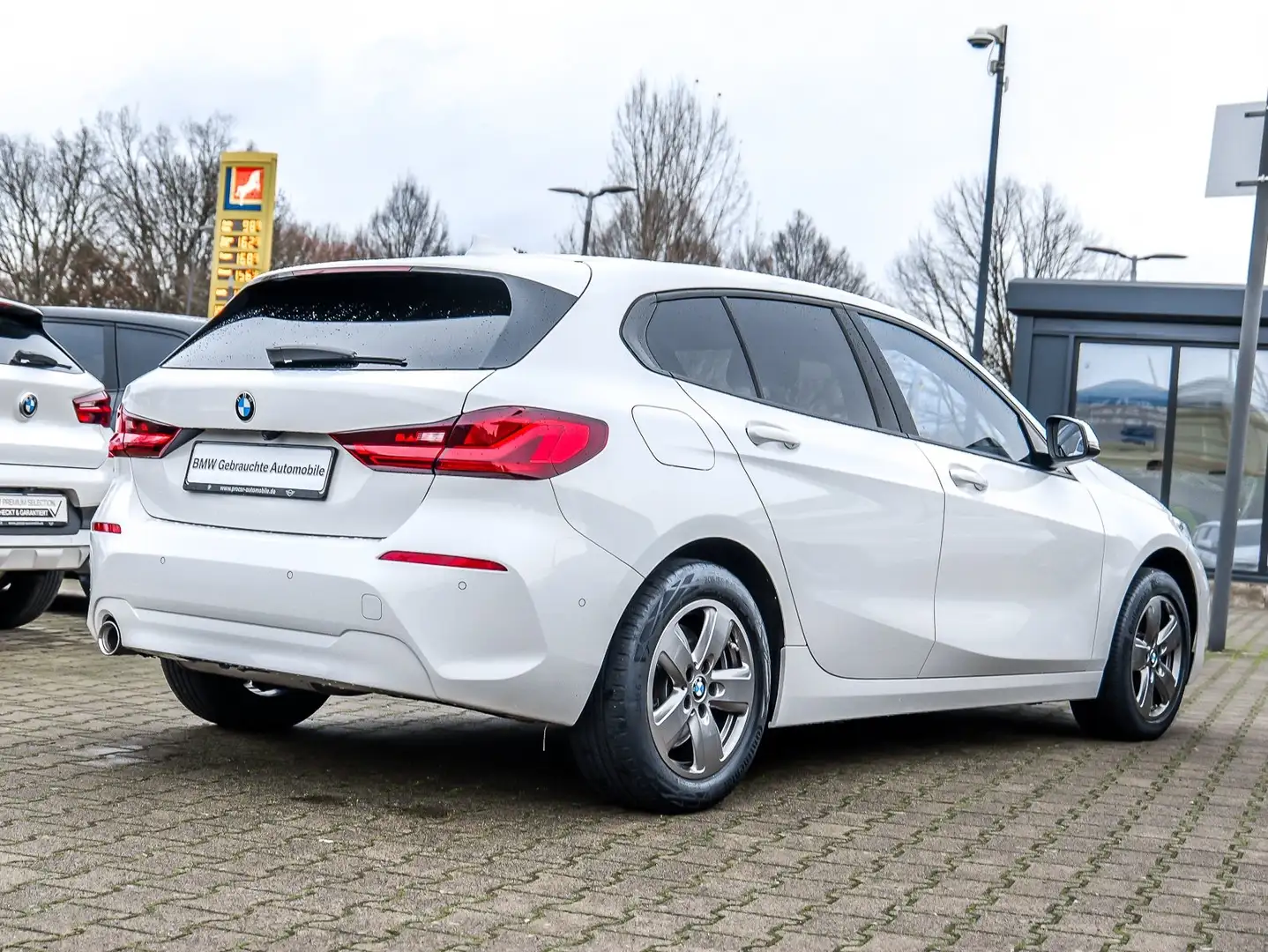 BMW 116 5-Türer Advantage LC Prof. AHK Lenkradheiz. LED RF Weiß - 2