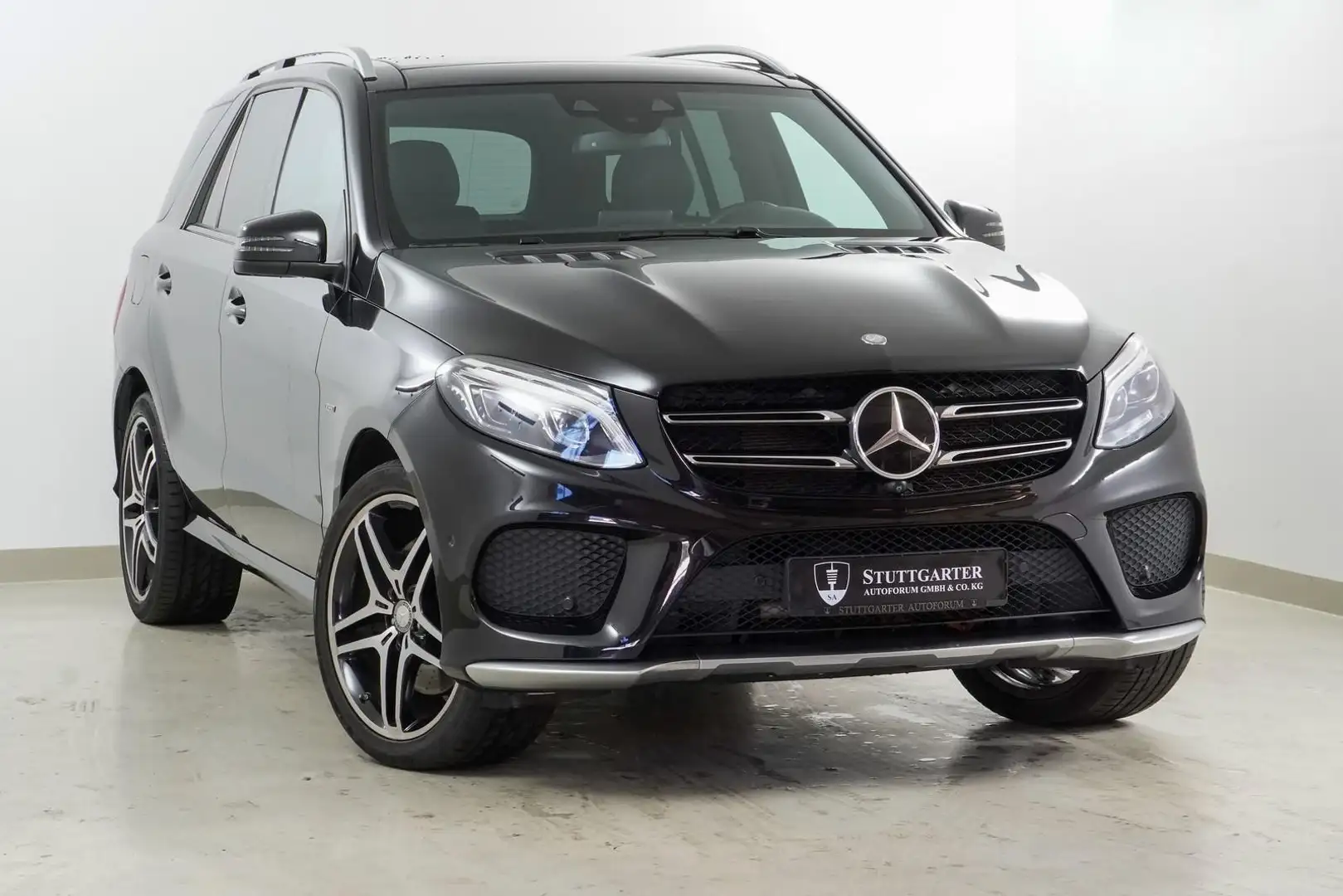 Mercedes-Benz GLE 43 AMG 360K AHK Pano AIRMATIC Distr 20 Zoll Schwarz - 1