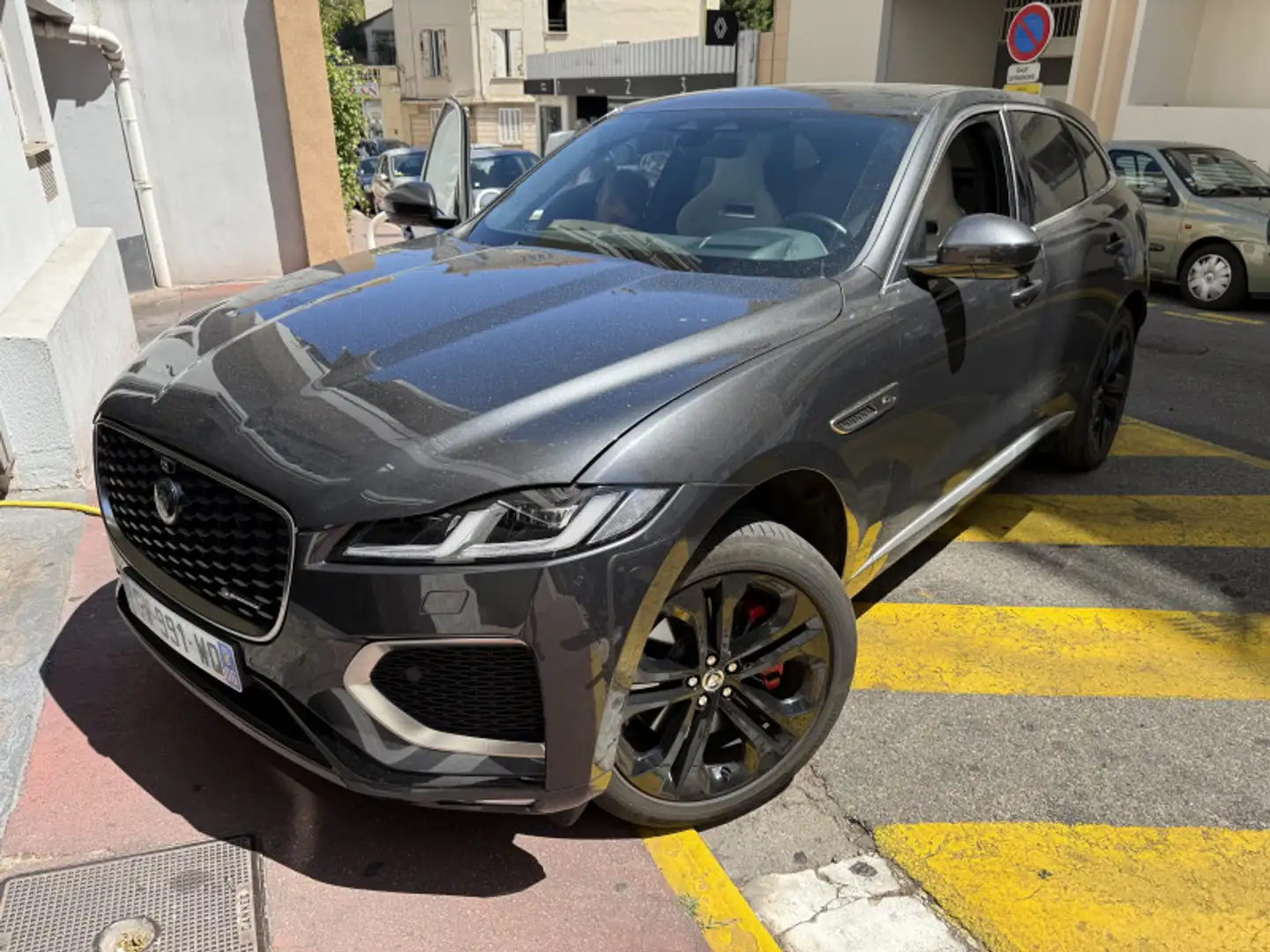 Jaguar F-Pace P400E PLUG-IN-HYBRID R-DYNAMIC HSE BVA8 AWD Gris - 1