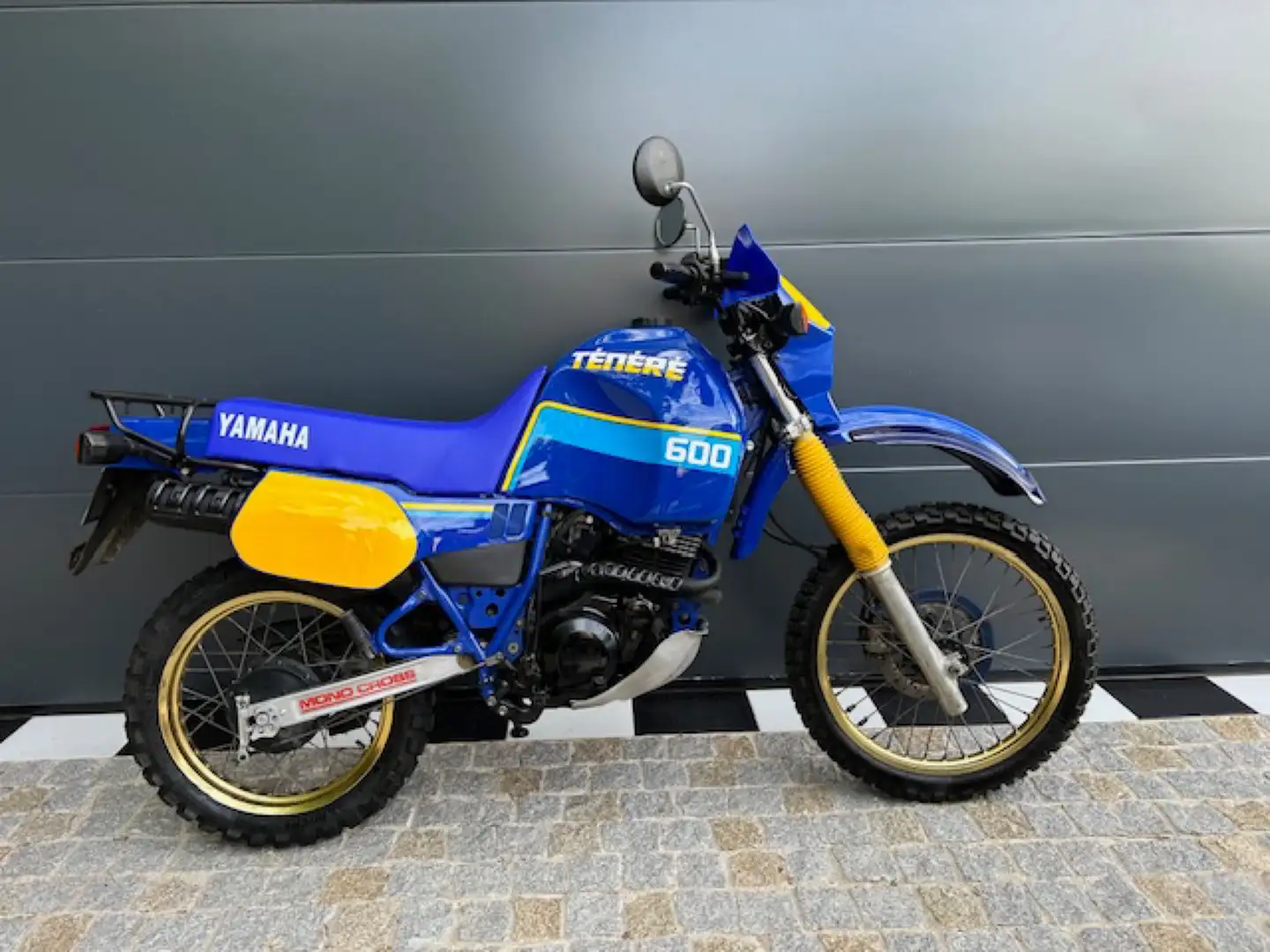 Yamaha XT 600 Azul - 1