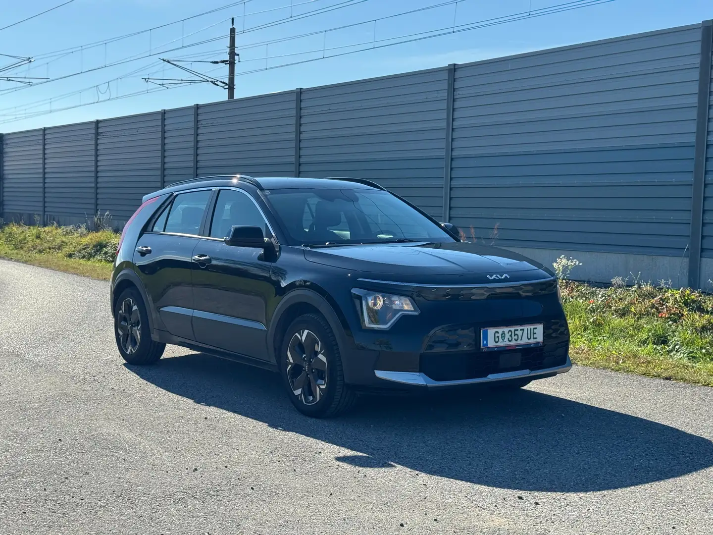 Kia e-Niro Niro EV 64kWh long Range Silber Aut. Silber Schwarz - 1