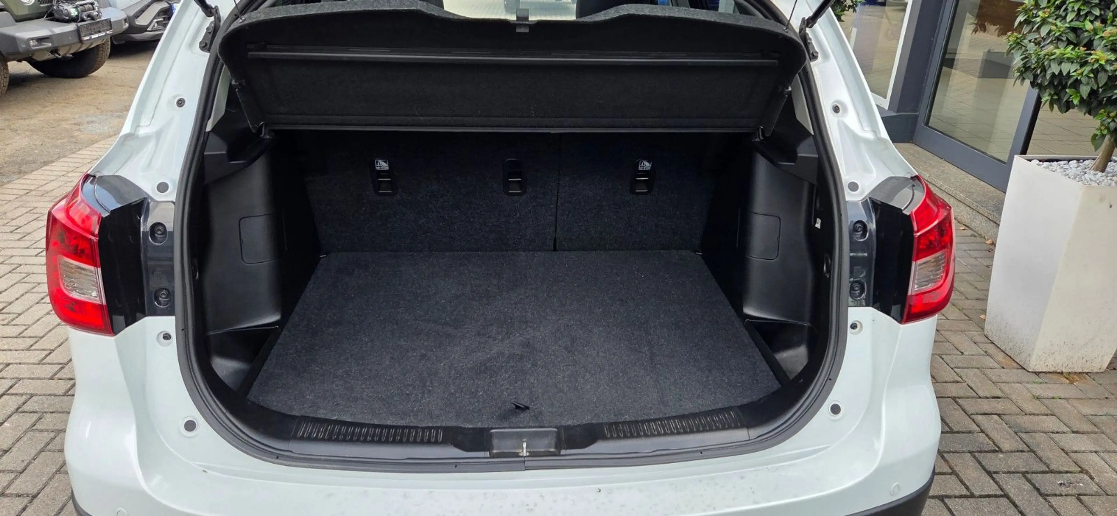 Suzuki SX4 S-Cross 1.4 Comfort+ Hybrid ALLGRIP — photo 9