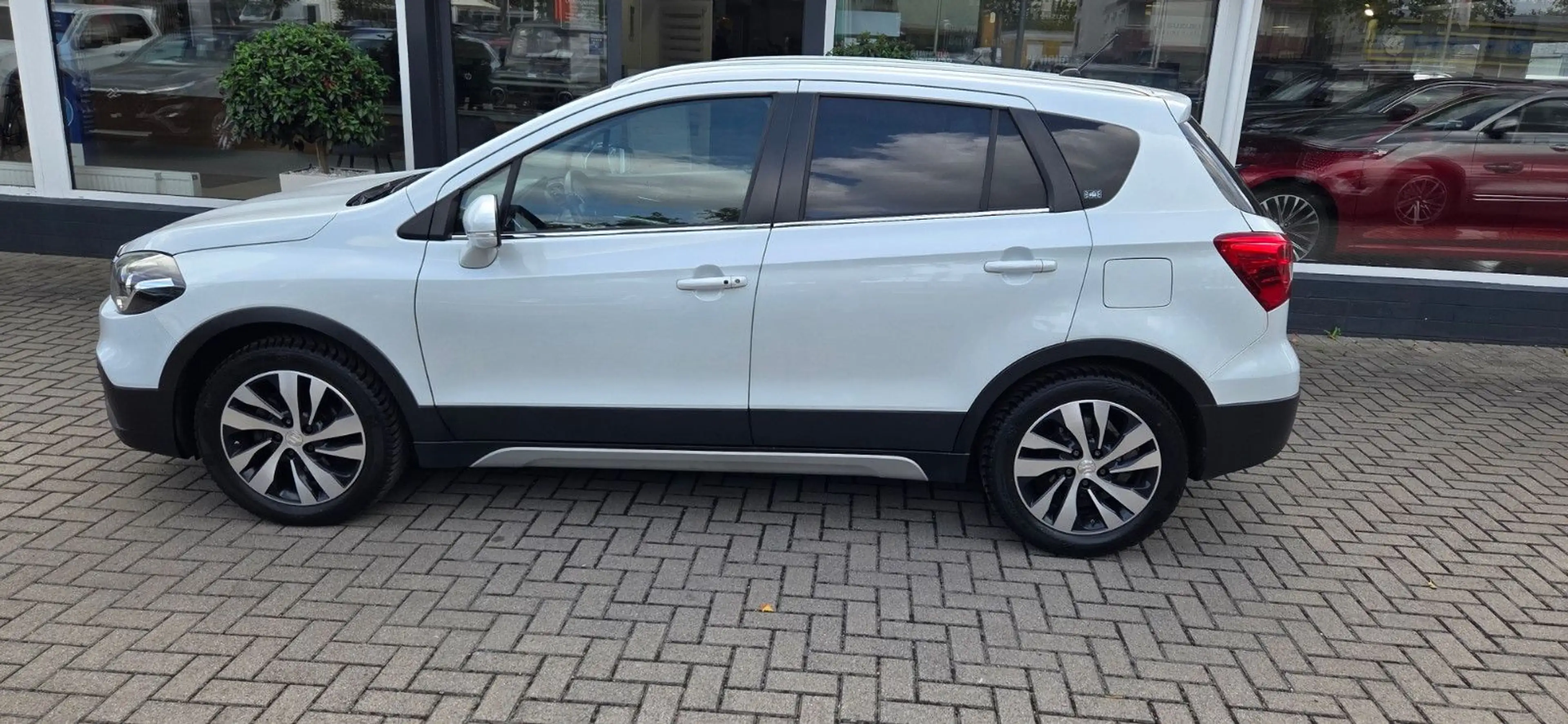 Suzuki SX4 S-Cross 1.4 Comfort+ Hybrid ALLGRIP — photo 4