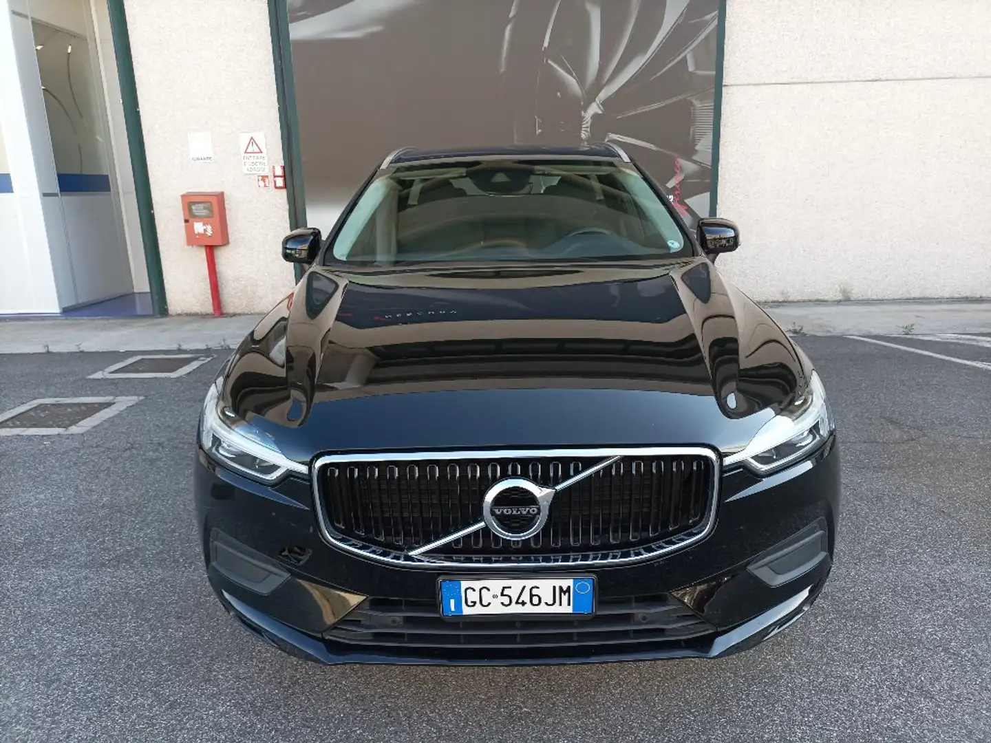 Volvo XC60 D4 Geartronic Momentum Pro Nero - 1