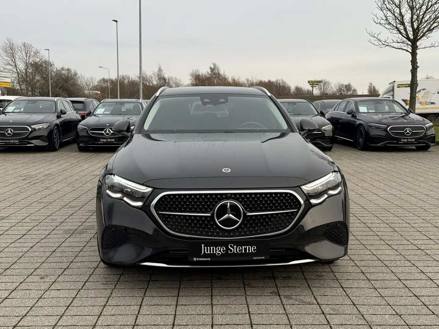 Mercedes-Benz E 300 E 300 T e Avantgarde Advanced+ DigiLight Fahrassi+ Grau - 2