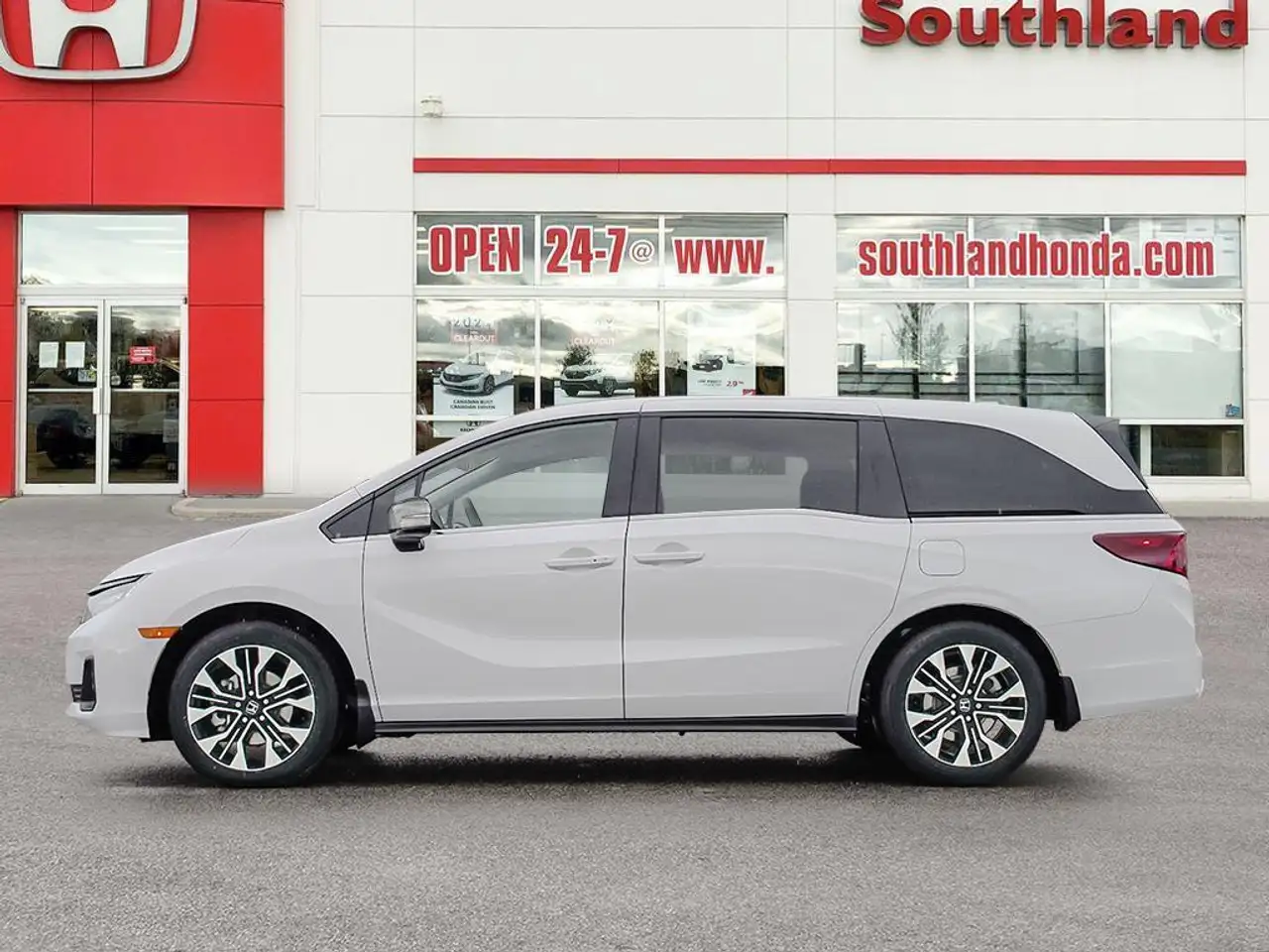 Honda Odyssey снимка Honda Odyssey
