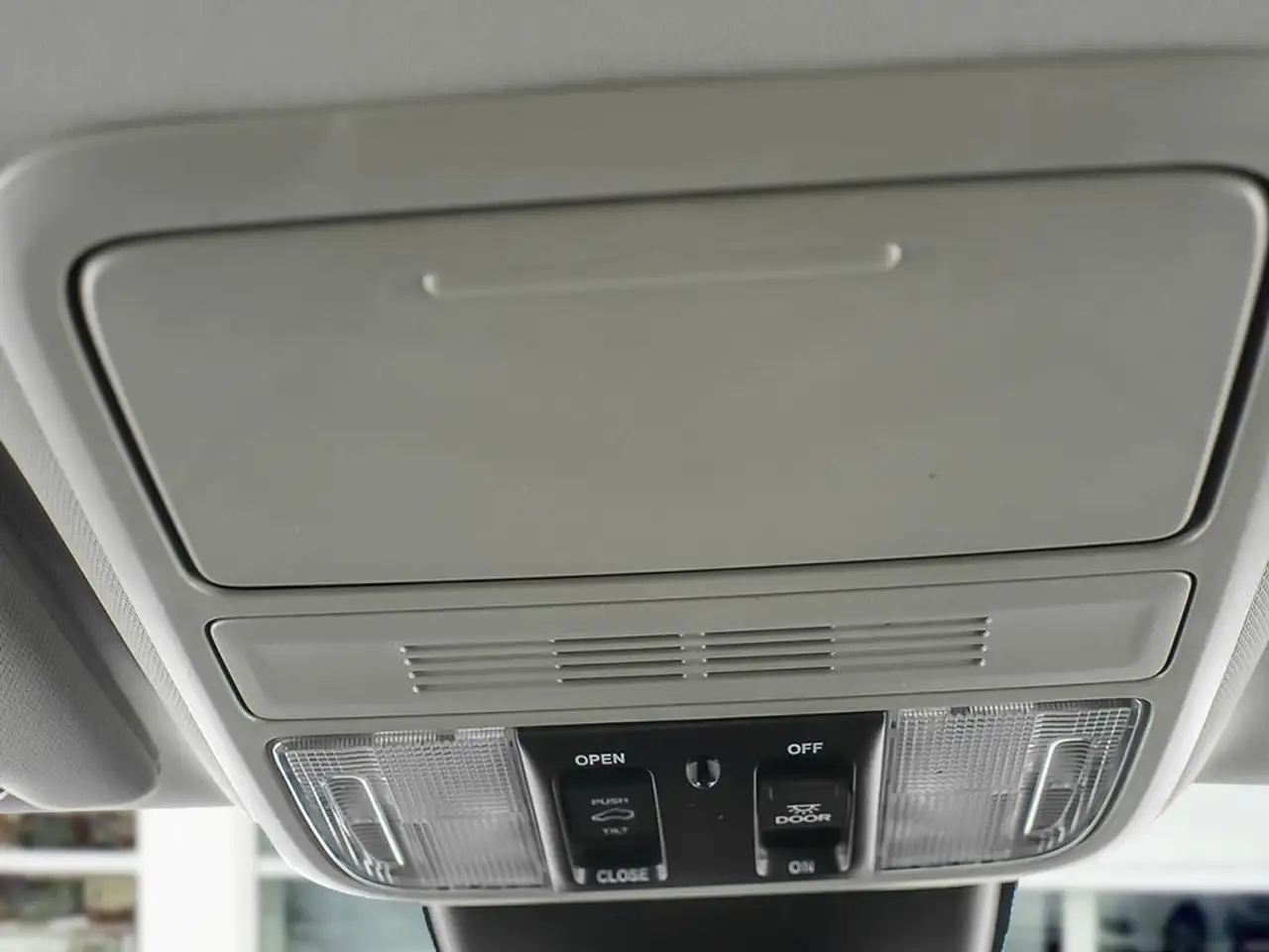 Honda Odyssey снимка Honda Odyssey