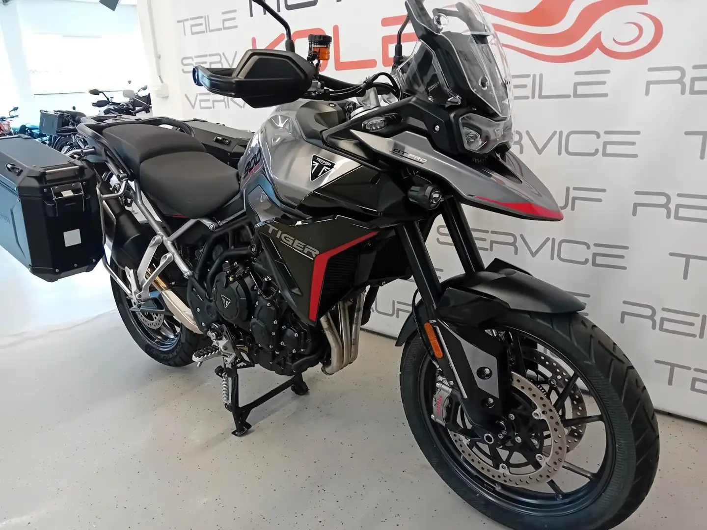 Triumph Tiger 900 GT PRO Gümüş rengi - 2