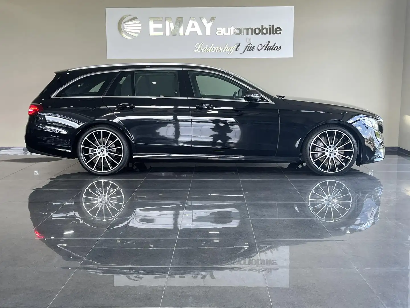 Mercedes-Benz E 350 d Amg Line //Navi/Alcantara/LED/A.Kup./ Чёрный - 2