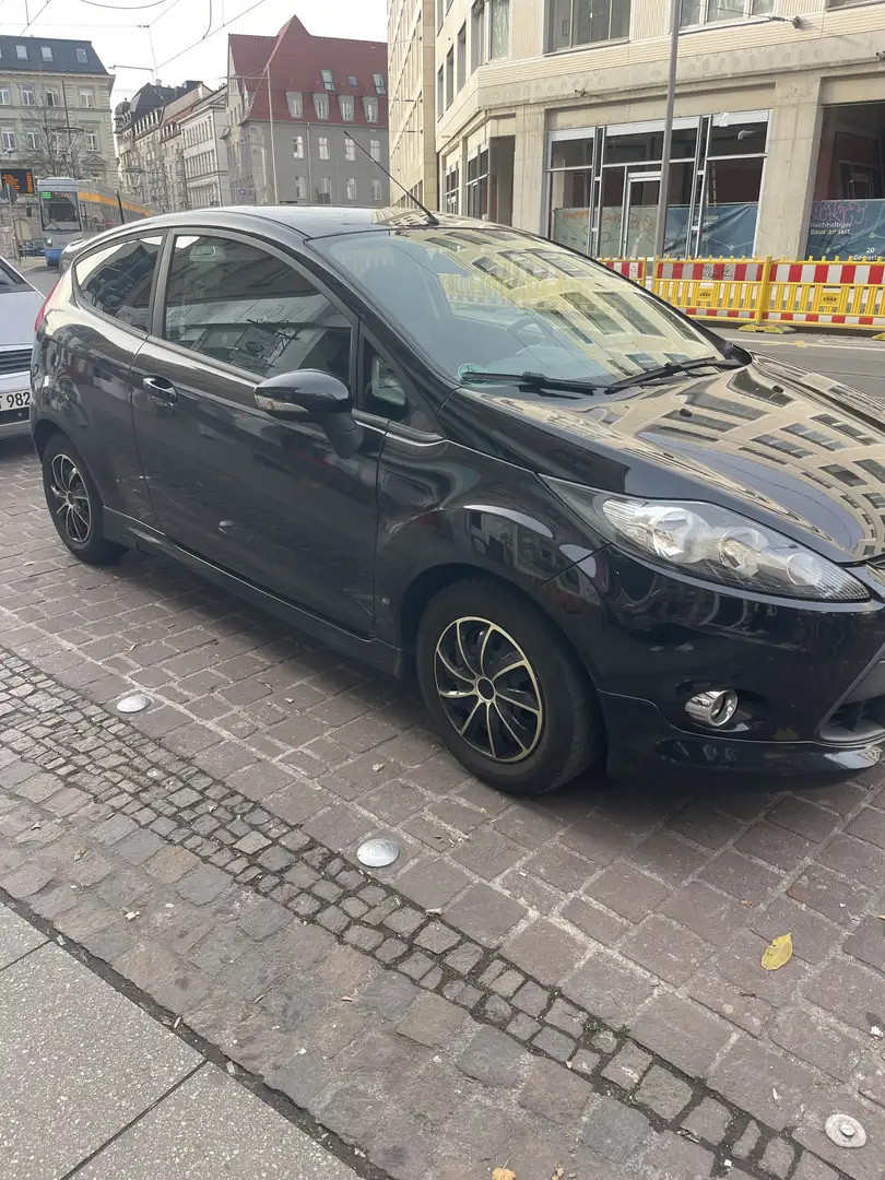 Ford Fiesta Viva - 1