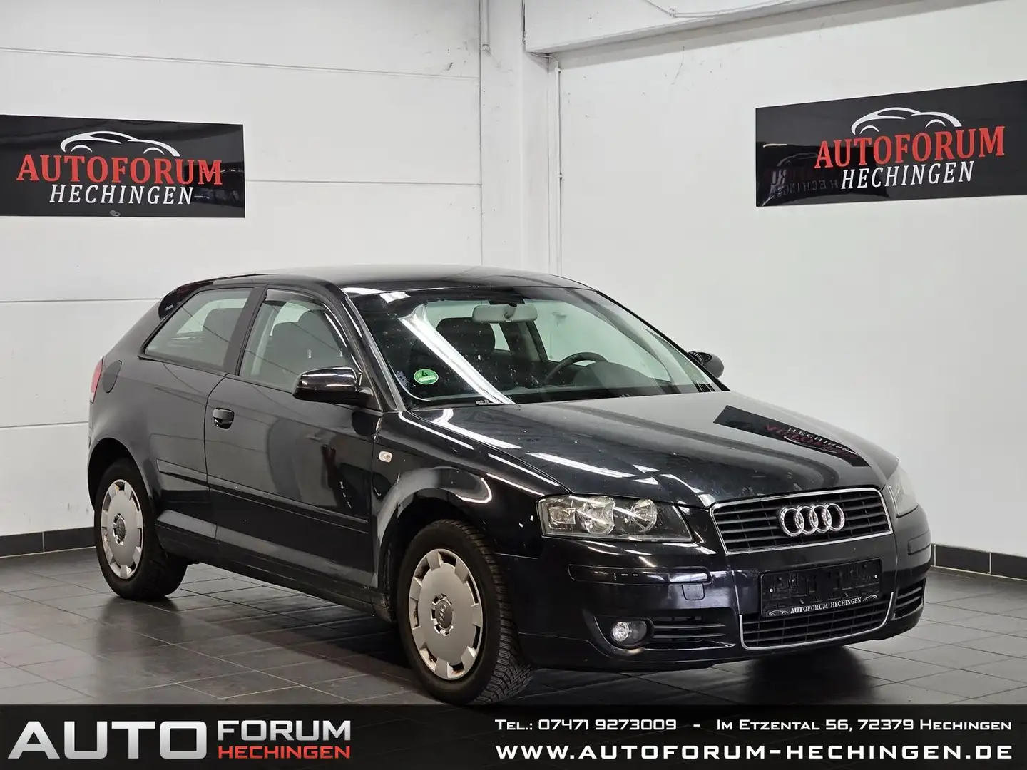 Audi A3 1.6 Attraction Schwarz - 1