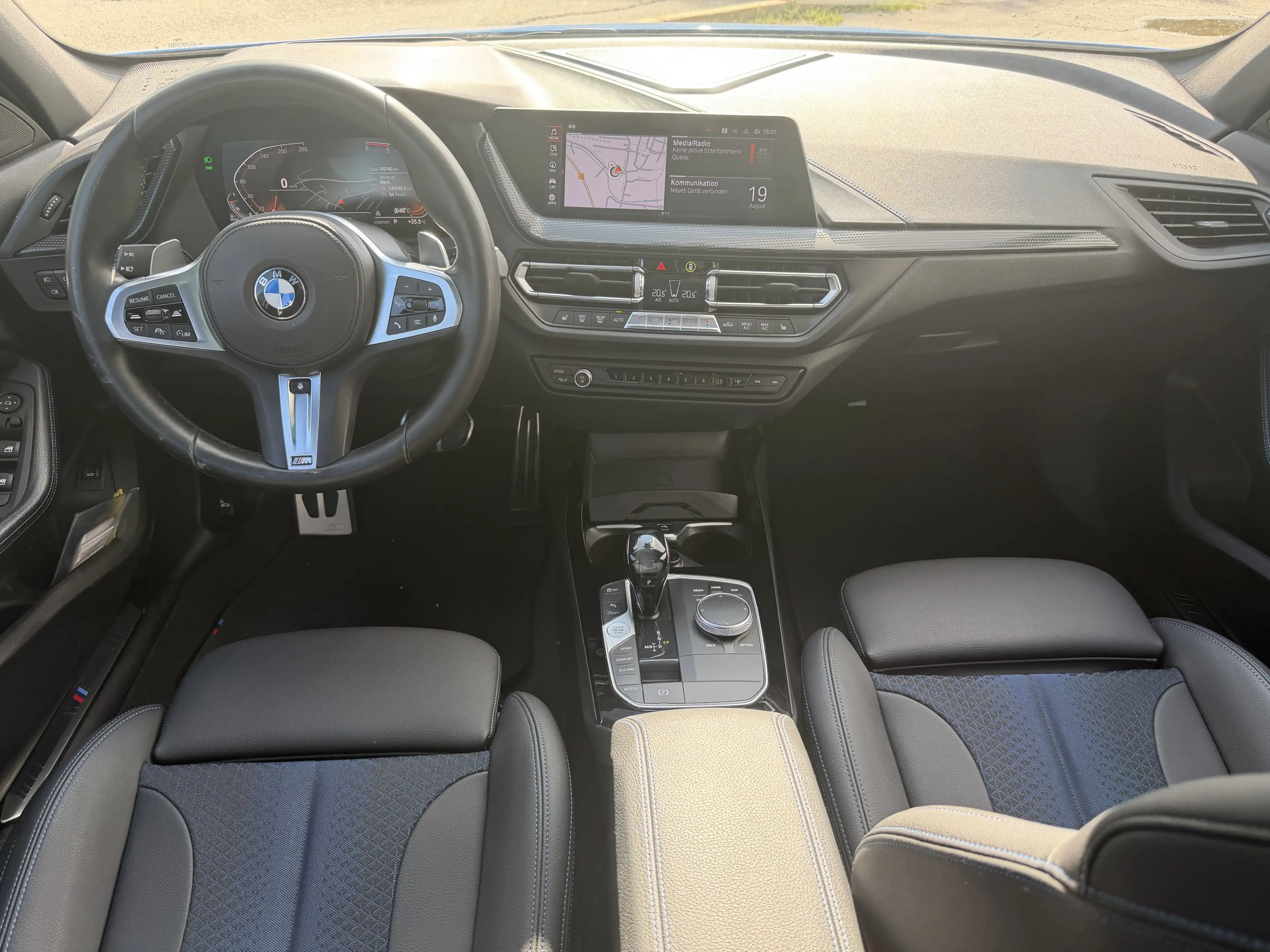 BMW 120 d xDrive Hatch — photo 6