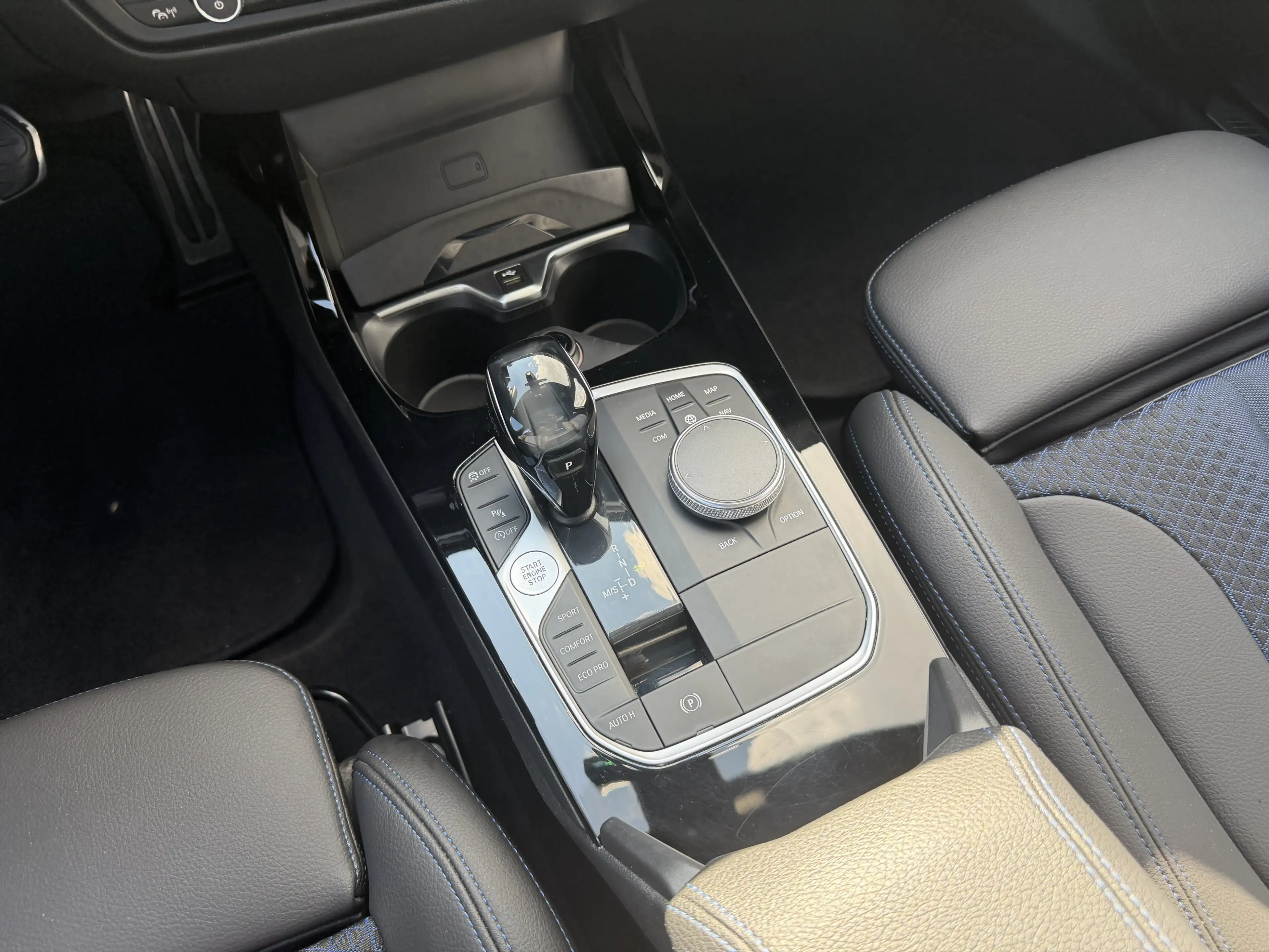 BMW 120 d xDrive Hatch — photo 8