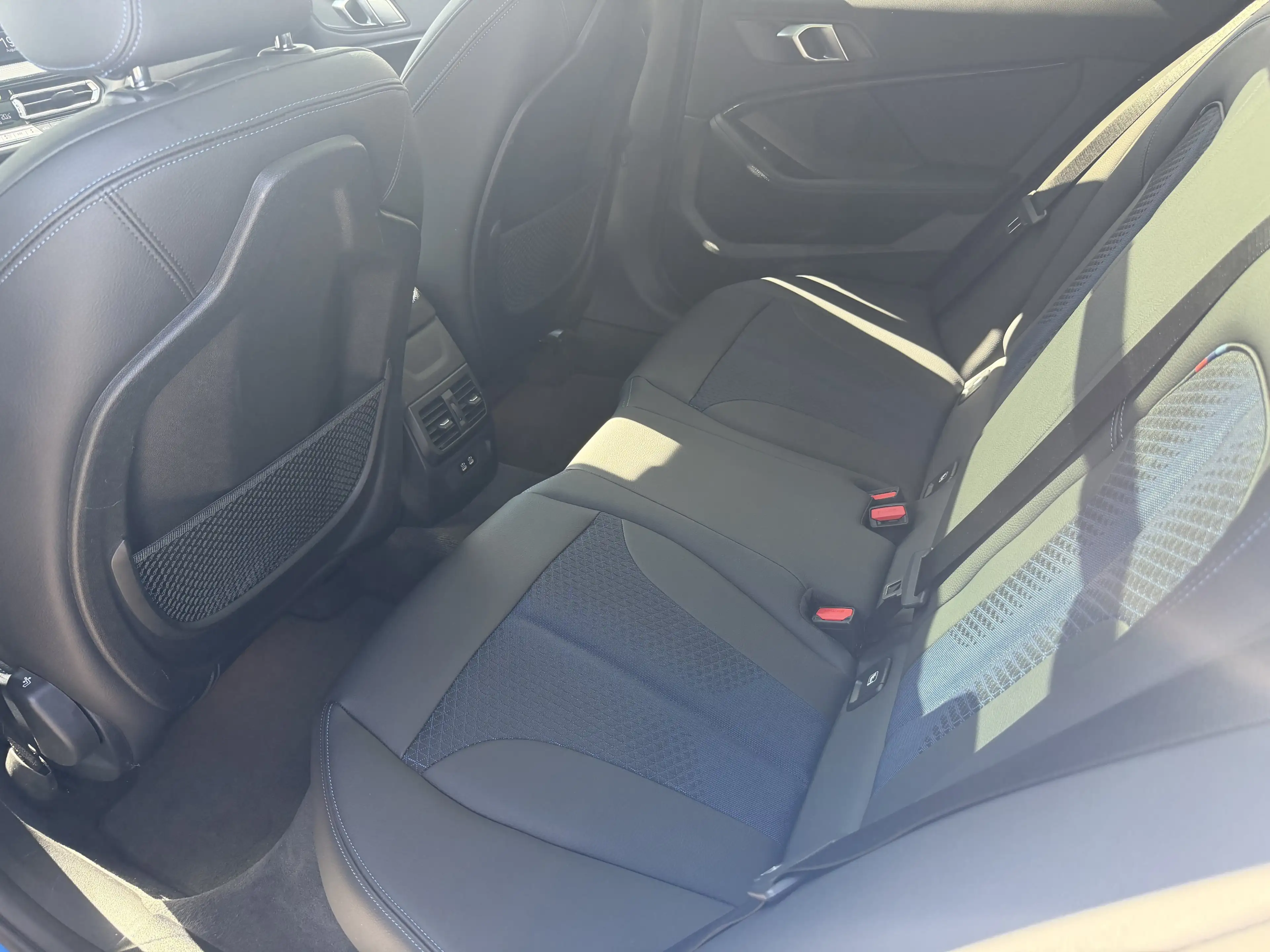 BMW 120 d xDrive Hatch — photo 10