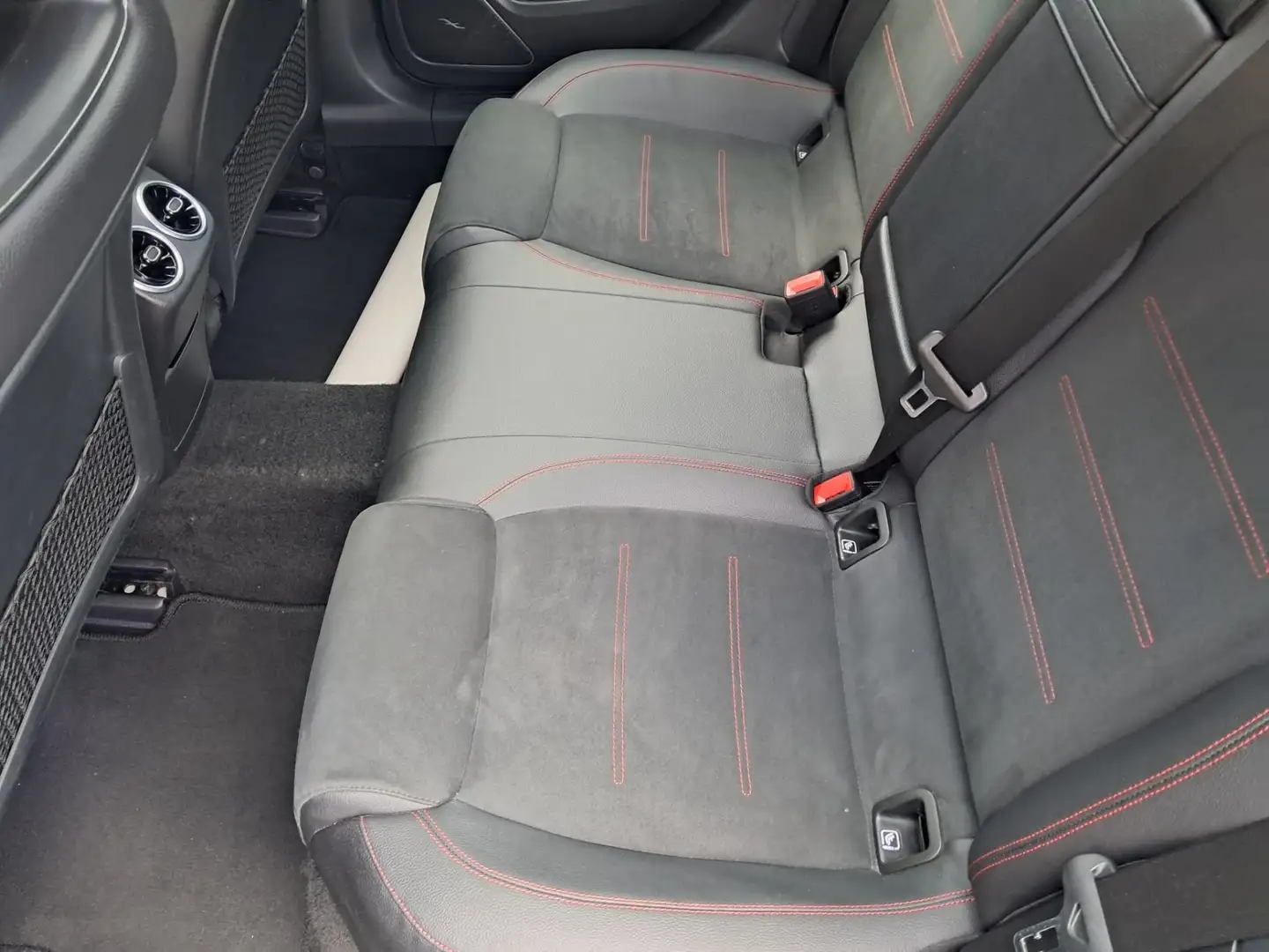 Mercedes-Benz A 200 Business Solution AMG (EU6d-TEMP) - 2