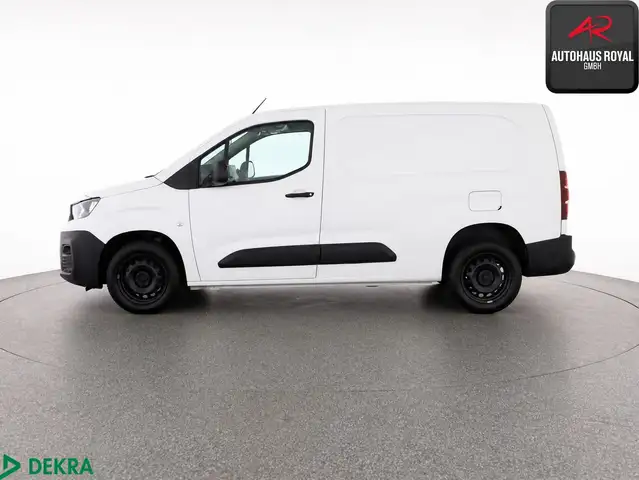 Peugeot Partner view 2