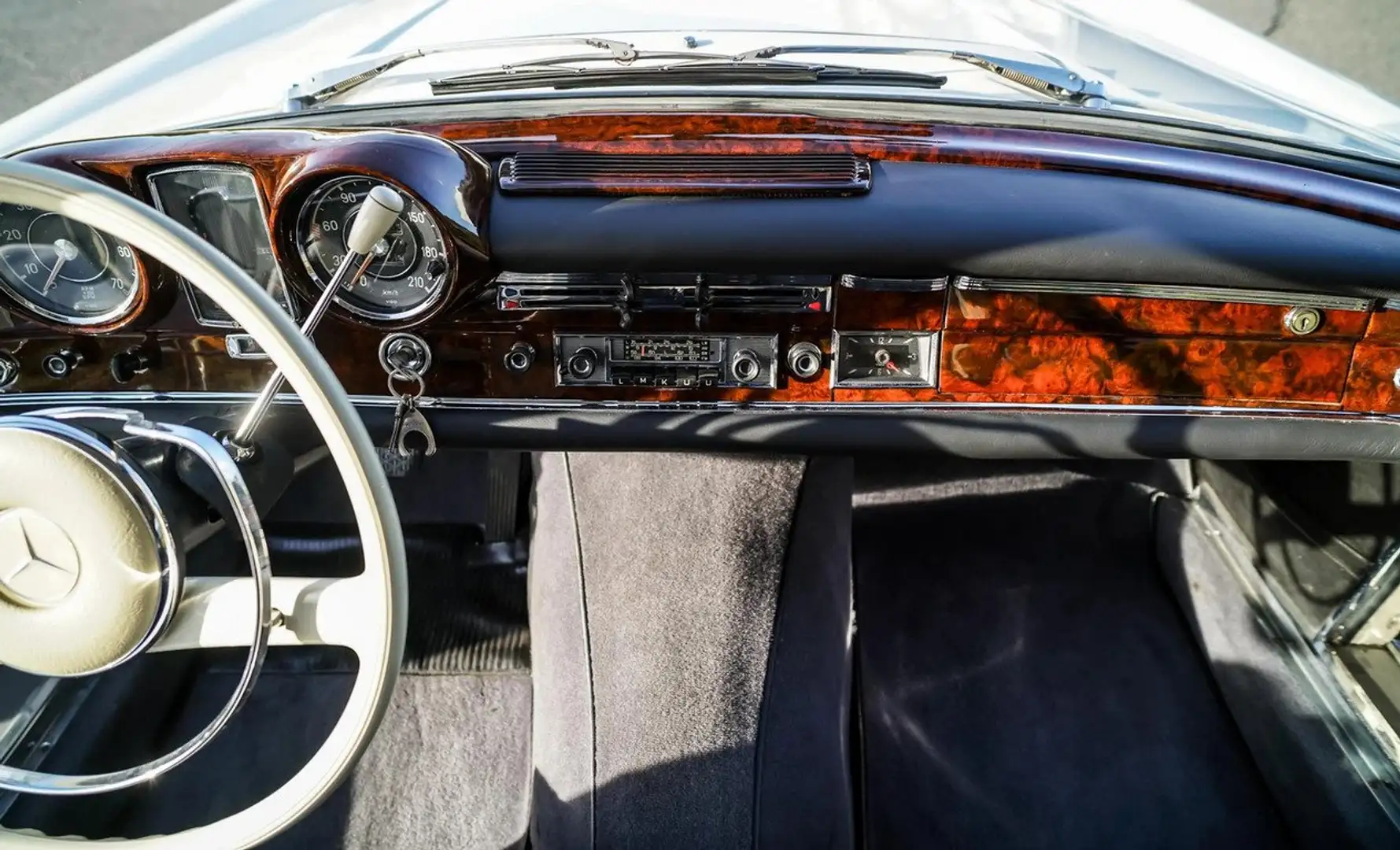 Mercedes-Benz 220 SEb Coupé W111 Wit - 2
