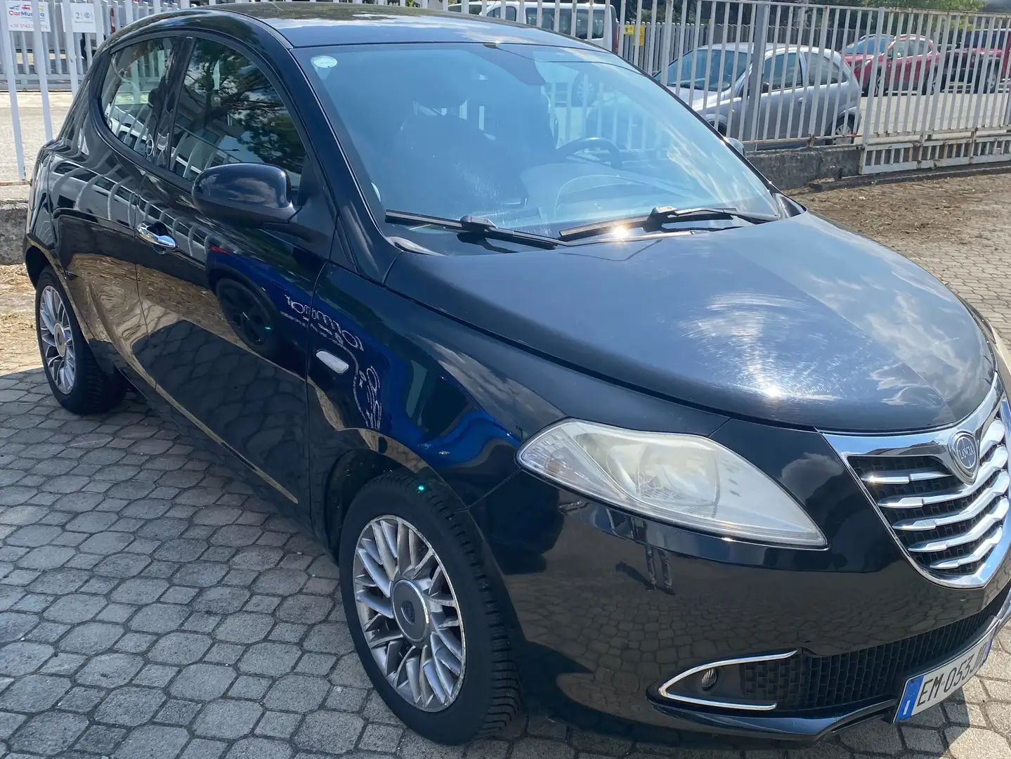 Lancia Ypsilon Ypsilon III 2011 1.2 8v Silver ecochic Gpl 69cv Noir - 1