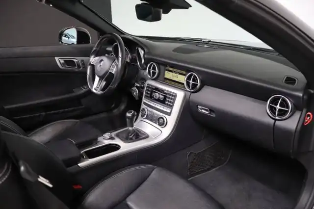 Mercedes-Benz SLK view 12