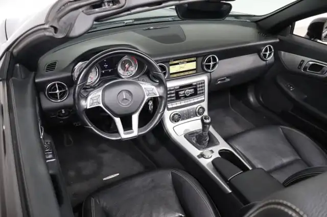 Mercedes-Benz SLK view 9