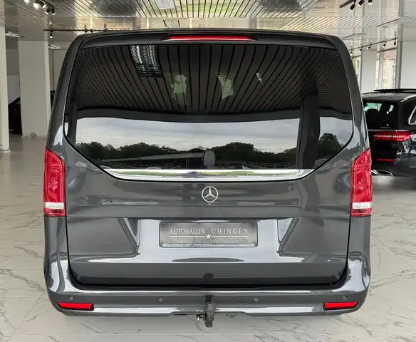 Mercedes-Benz V-Class view 7