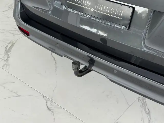 Mercedes-Benz 250 view 8