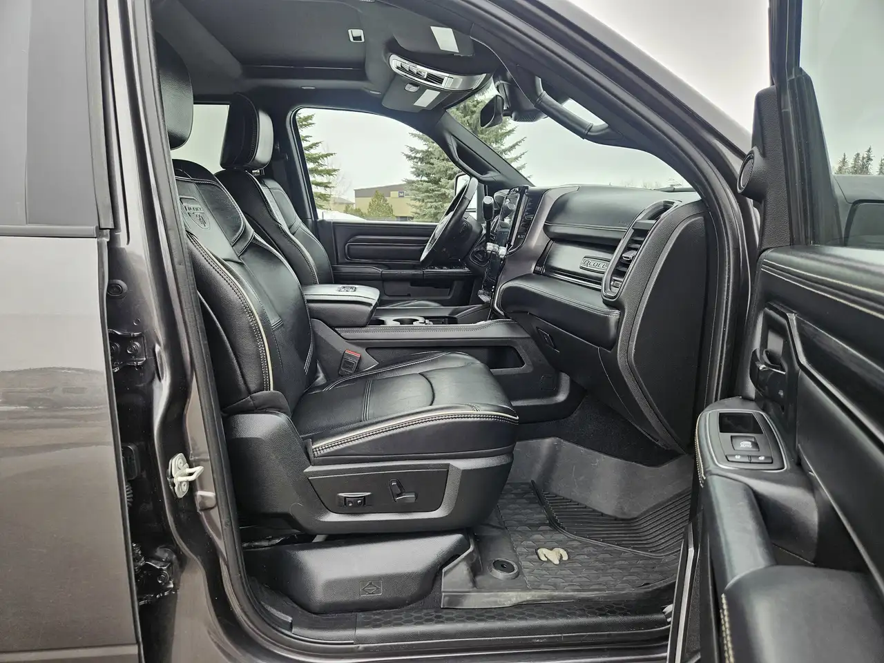 RAM 2500 снимка RAM 2500