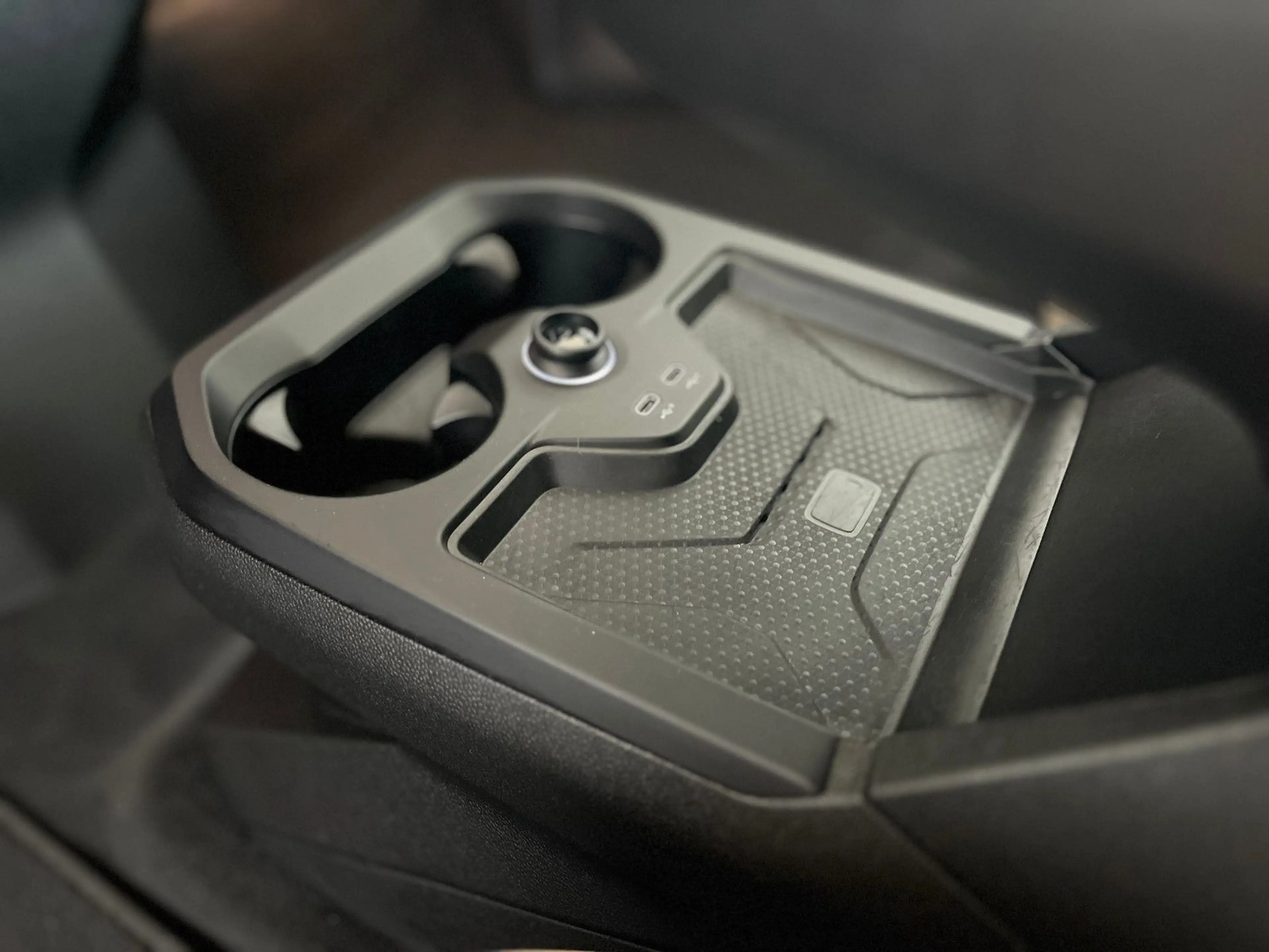 BMW iX M60 Pano Laser AHK DAProf HUD MSport B&W — photo 19