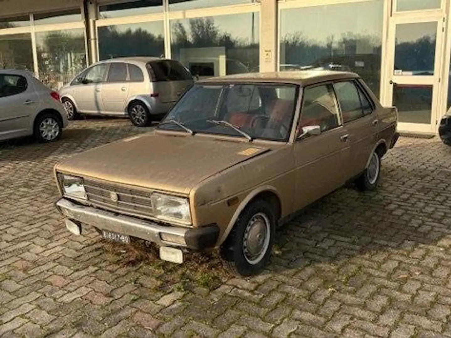 Fiat 131 131 4p 1.3 CL Beige - 1