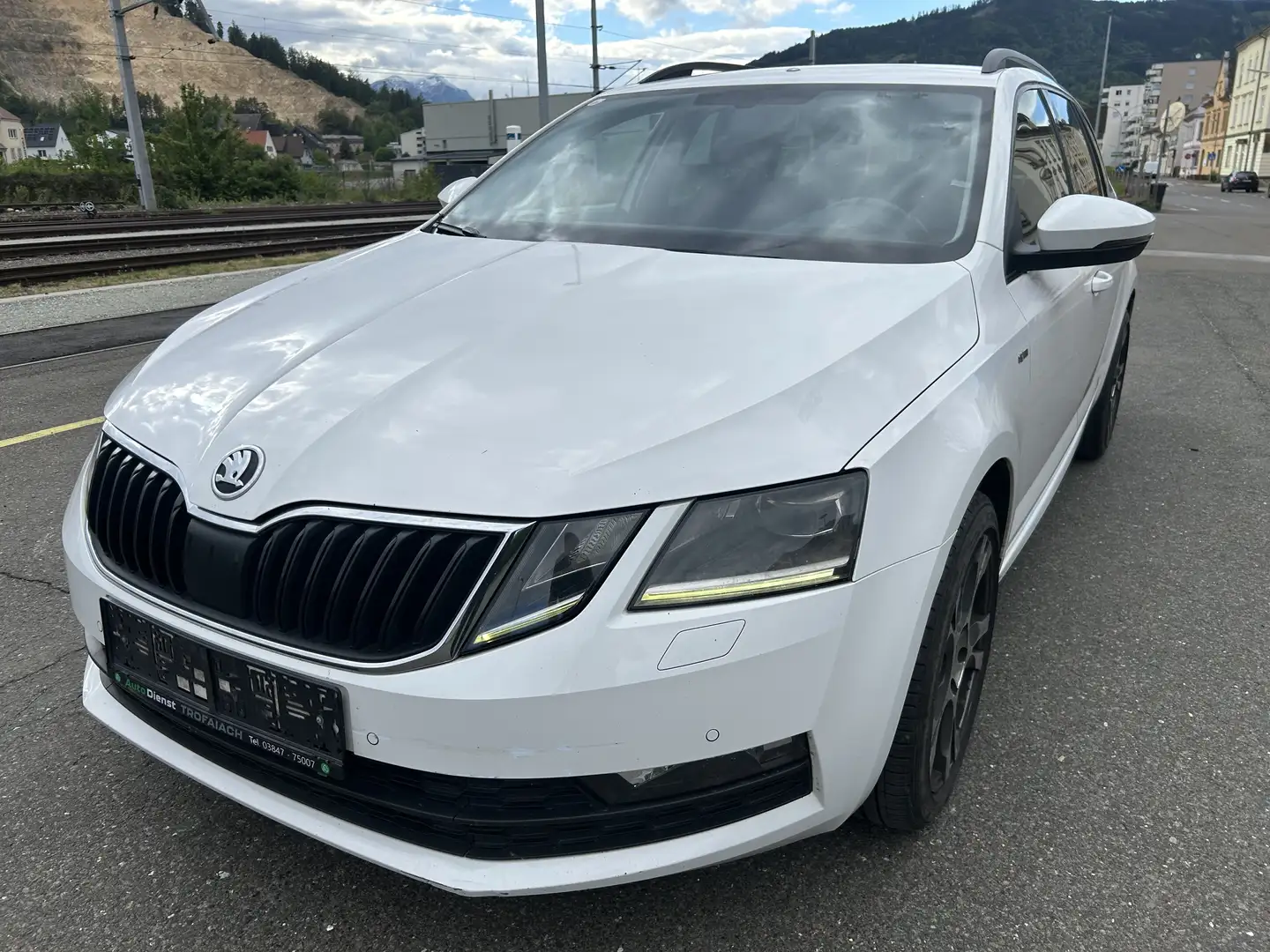 Skoda Octavia Combi 2.0 TDI Style Limited DSG - 1