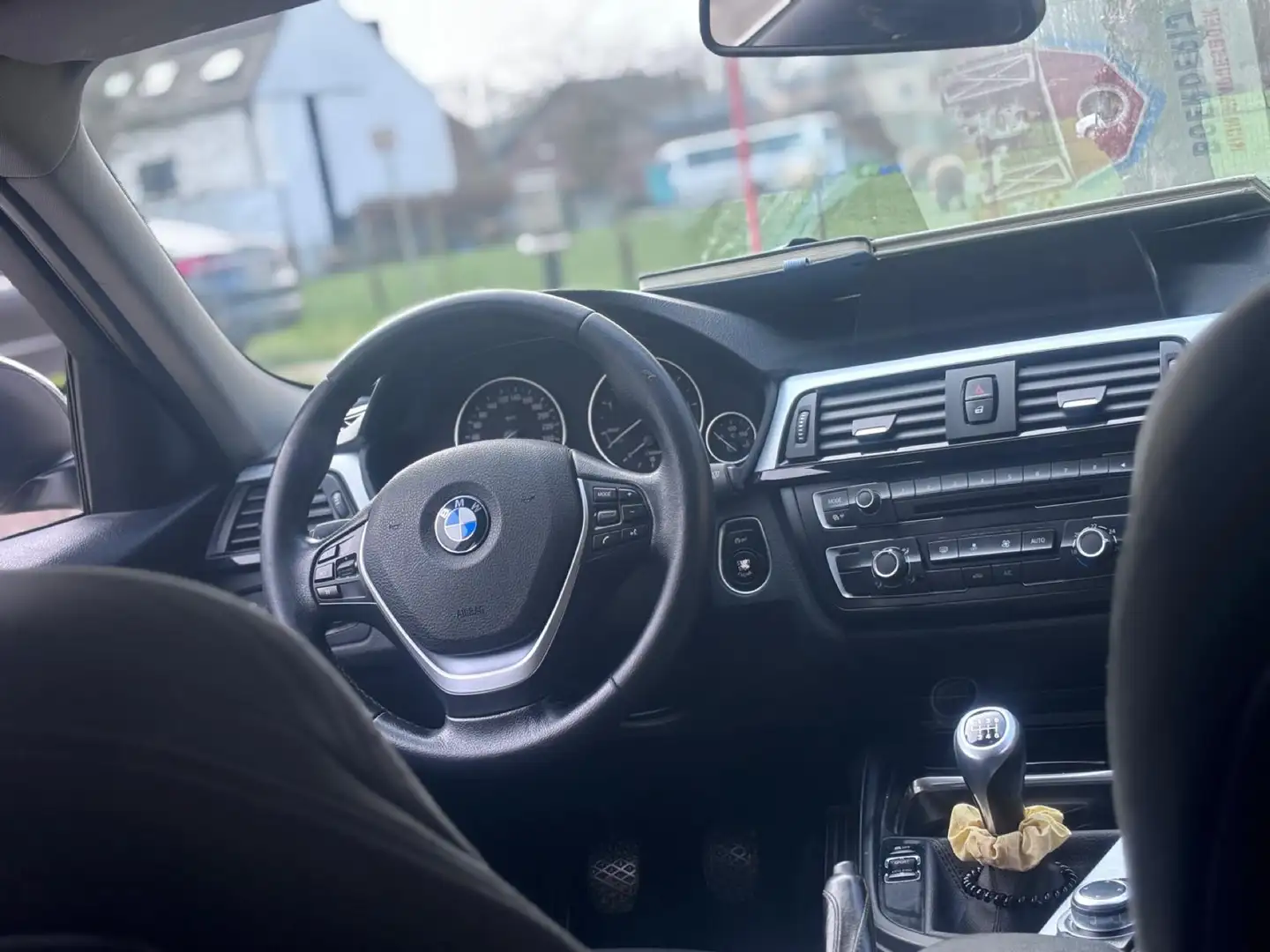 BMW 318 318d DPF Touring sport - 2
