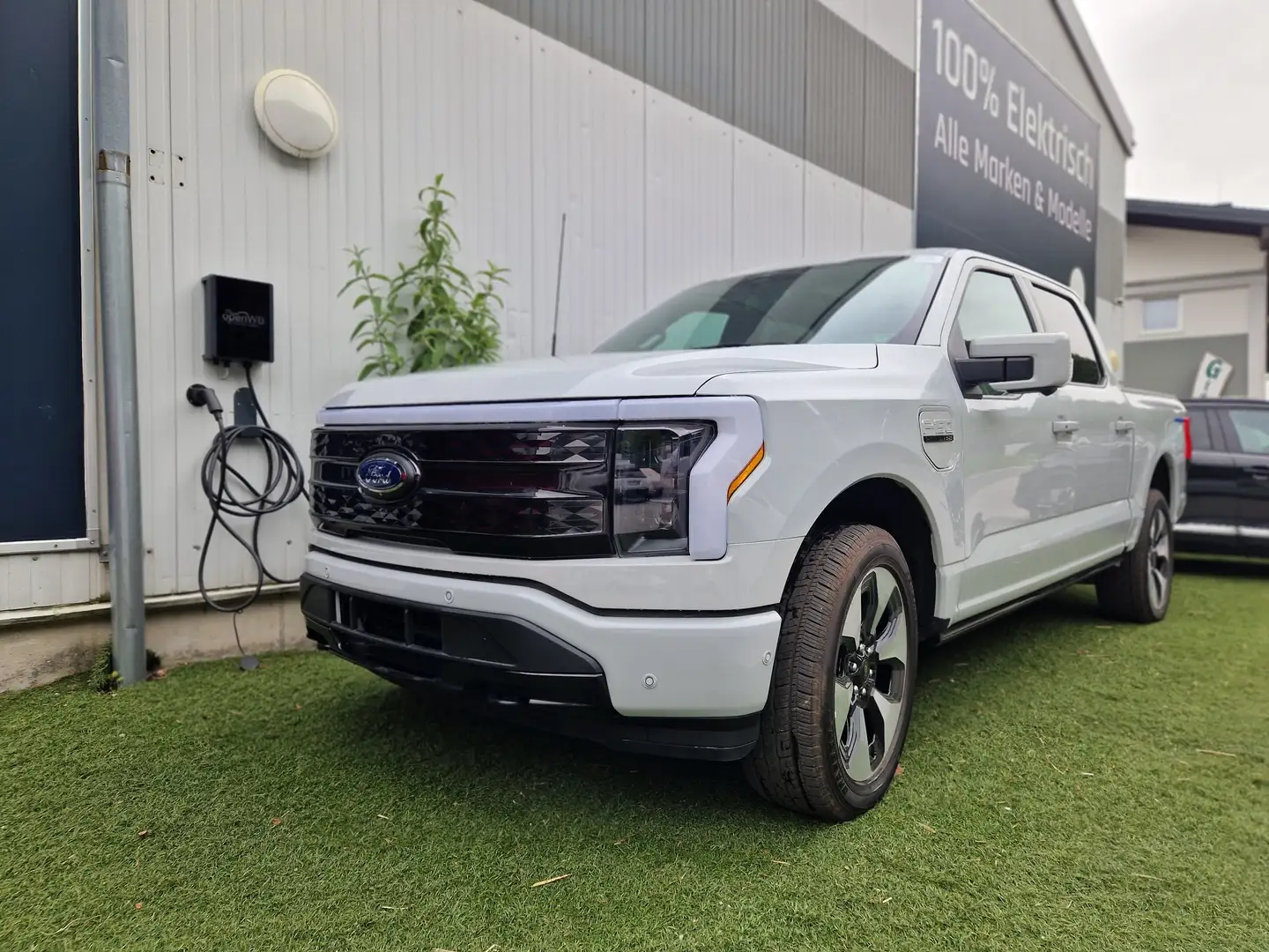 Ford F 150 Lightning 133kWh LARIAT - voller Vorsteuerabzug Blau - 2