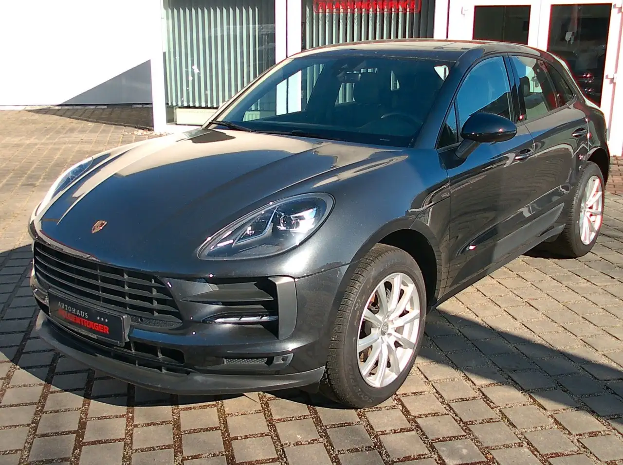 Porsche Macan *** MwSt. ausweisbar *** — photo 1 of 15