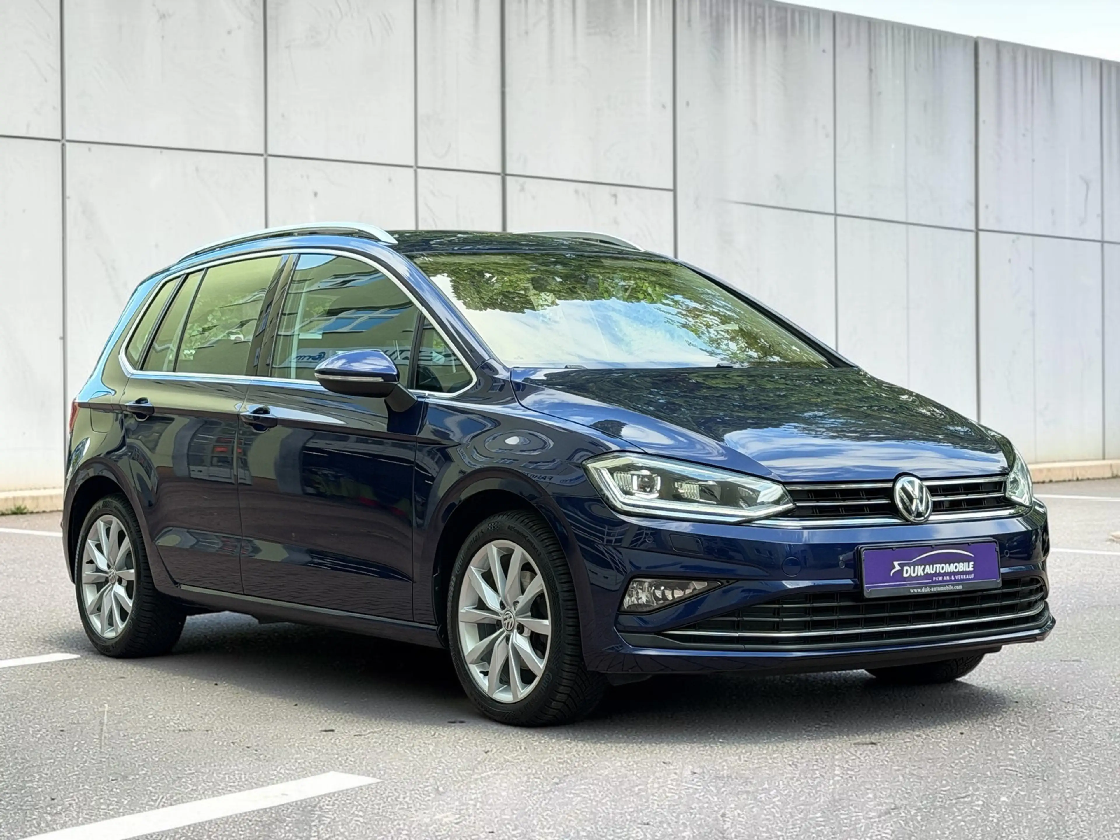 Volkswagen Golf Sportsvan VII Highline Automatik*1.Hand*LED — photo 3