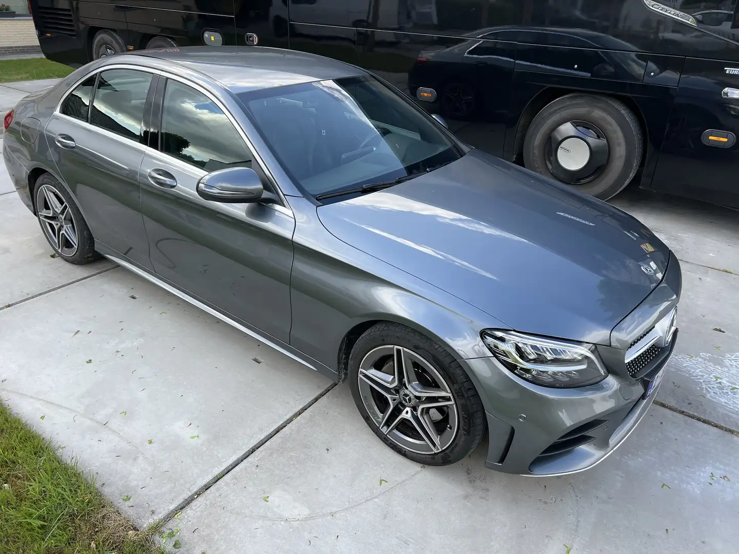 Mercedes-Benz C 200 d 9G-TRONIC AMG Line Grijs - 2