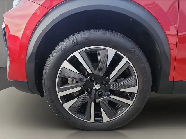 Peugeot 2008 view 11