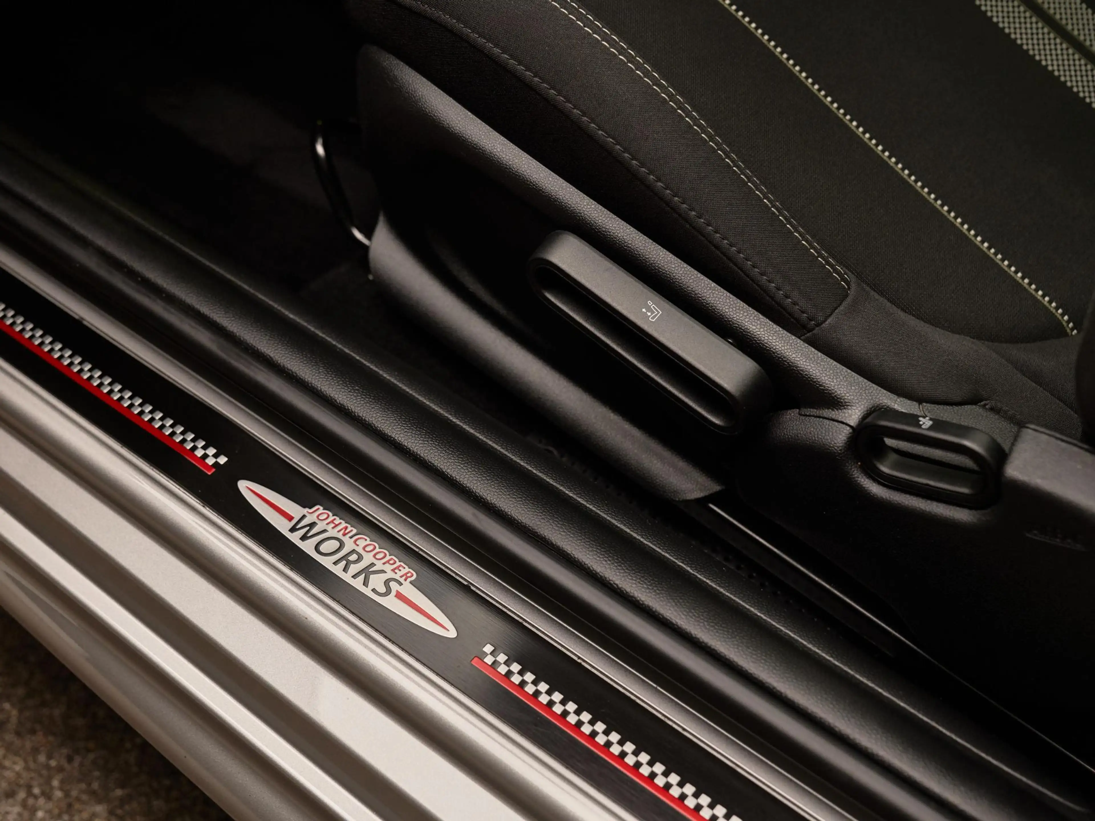 MINI John Cooper Works 2.0 Cooper , Remus, Eventuri, H&R, pano, HUD, H/K, — photo 9