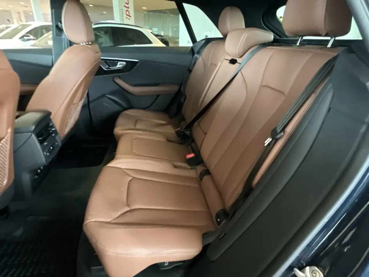 Audi Q8 снимка Audi Q8