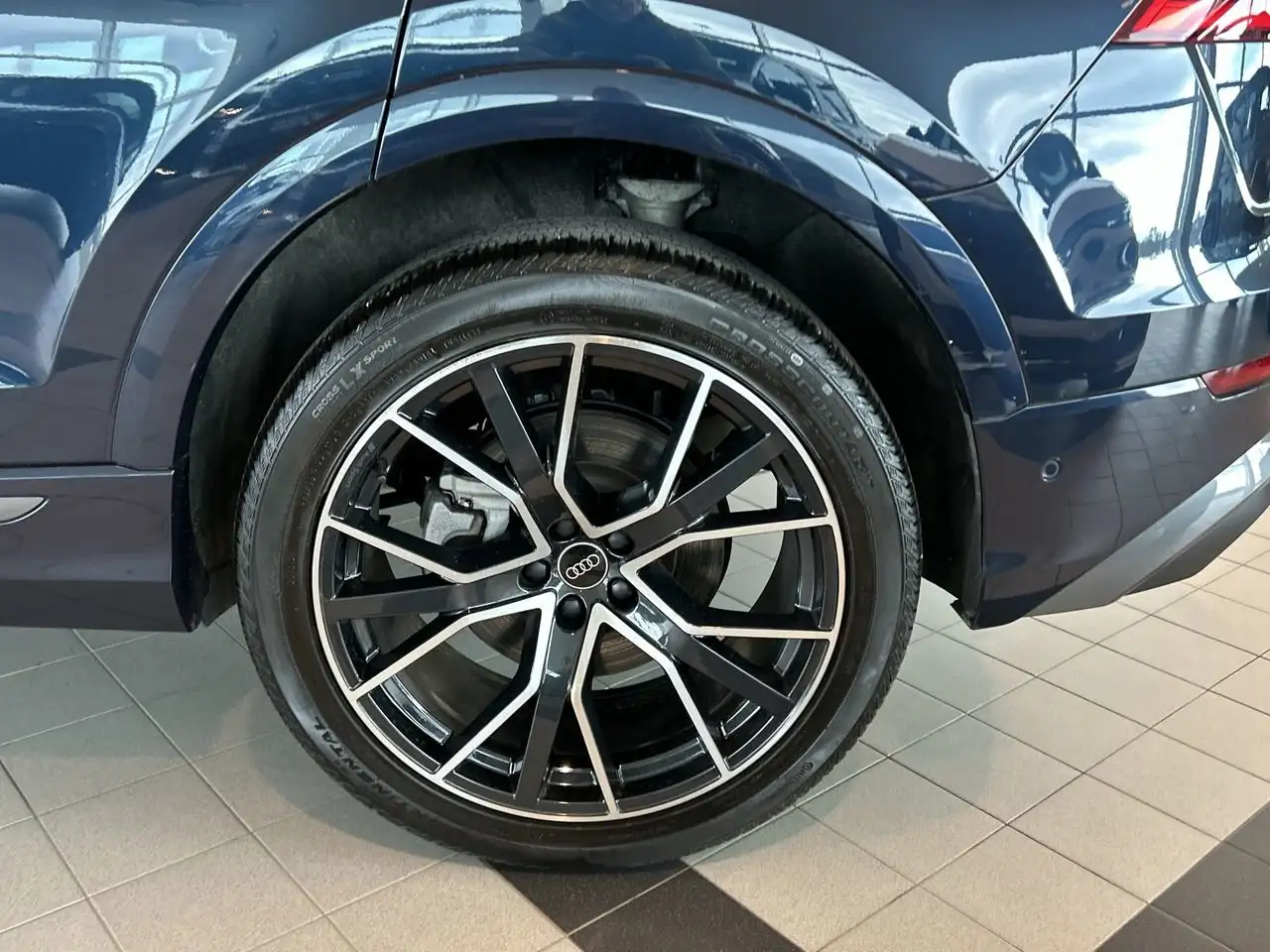 Audi Q8 снимка Audi Q8